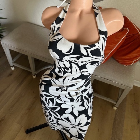 Cache size 8 Hawaiian print white and black party dress - Picture 8 of 12
